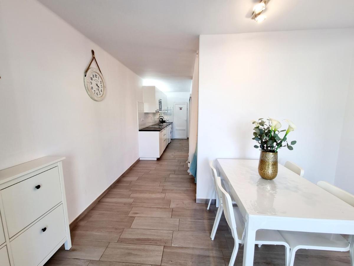 Apartamento Giovanni 09 Playa Roca กอสตา เตกีสเซ ภายนอก รูปภาพ